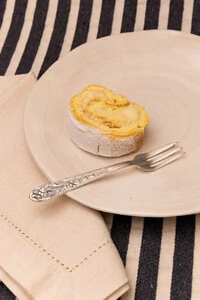 Rocambole Pistache com Ovos Moles