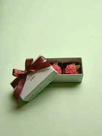 Caixa 02 Pães de Mel Tradicional com Apliques de Flor 3D