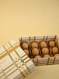 Caixa Xadrez 12 Trufas de Chocolate