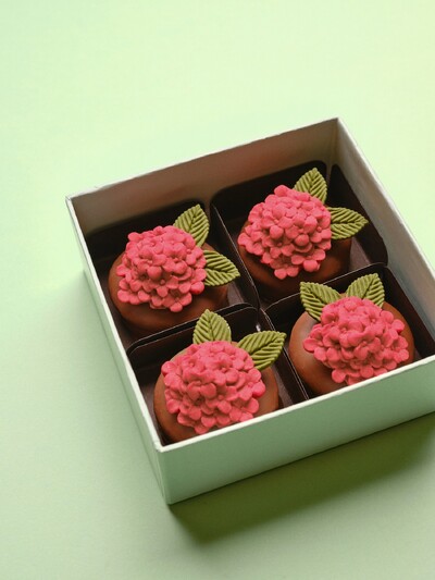 FotoCaixa 04 Pães de Mel Tradicional com Apliques de Flor 3D