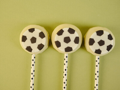 Foto Pirulito Pão de Mel Tradicional com Aplique de Bola de Futebol