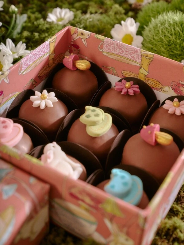 Caixa 09 Pães de Mel Mini com Apliques de Páscoa