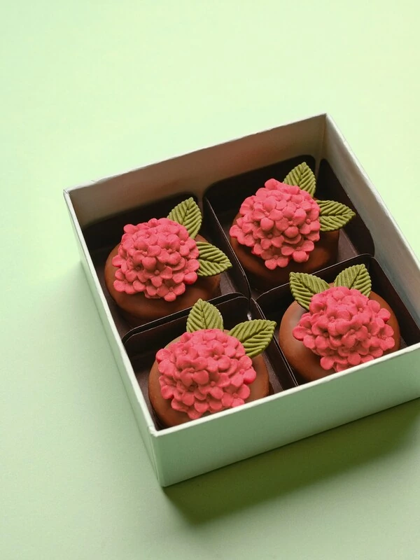 Caixa 04 Pães de Mel Tradicional com Apliques de Flor 3D