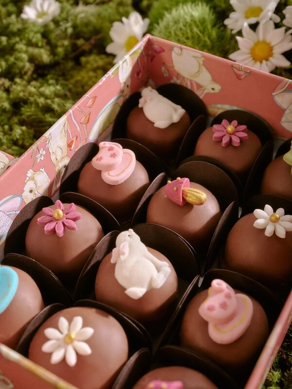 Caixa 12 Pães de Mel Mini com Apliques de Páscoa