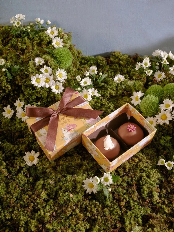 Caixa 02 Pães de Mel Tradicional com Apliques de Páscoa