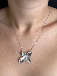 Colar Flor 4 pétalas zircônia borda Prata 925 Ródio