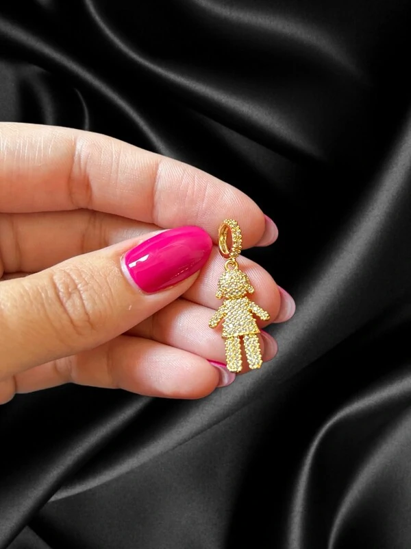 Pingente Menina Micro cravação Prata 925 Ouro 18k