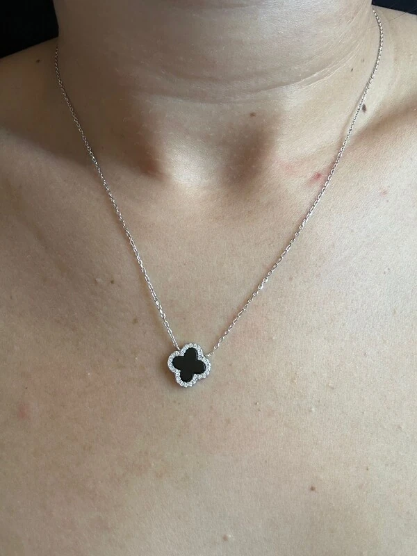 Colar Inspiração Trevo Onix e zircônia Prata 925 Ródio