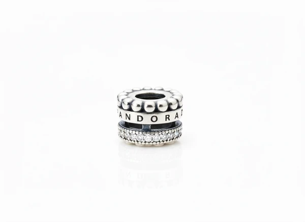 Trava Pulseira Berloque com zircônias Prata 925 Ródio