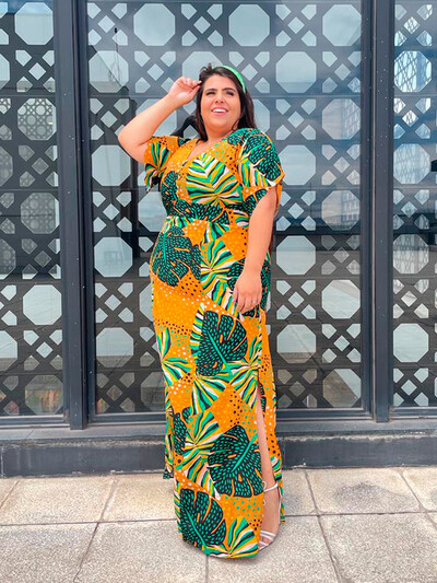 Vestido Plus Size Longo Estampa Folhagem Tropical