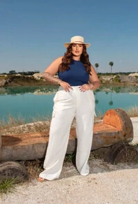 CALÇA CARGO COM LAPELAS DIVAS