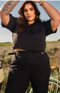 CAMISA CROPPED CARGO DIVAS VOGA