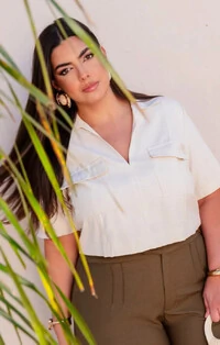 CAMISA CROPPED CARGO DIVAS VOGA