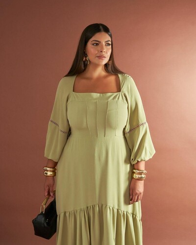 FotoVESTIDO MIDI COM DECOTE QUADRADO QUEBELA