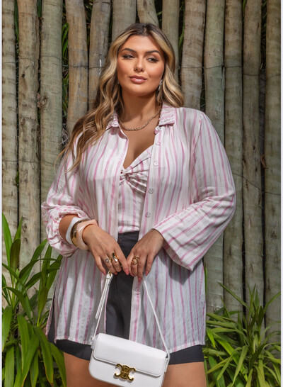 Foto CAMISA E CROPPED LISTRADA MARIA FRANCIA