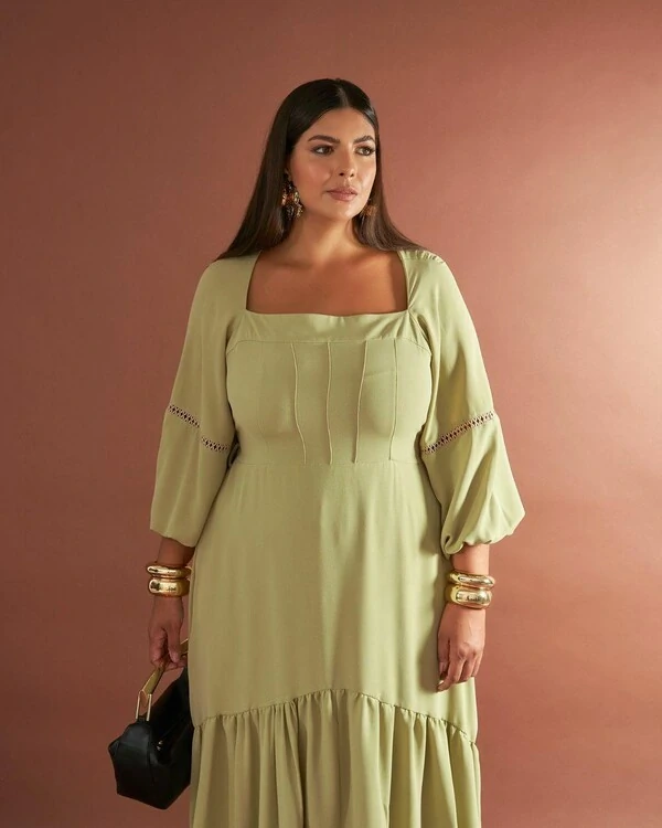 VESTIDO MIDI COM DECOTE QUADRADO QUEBELA
