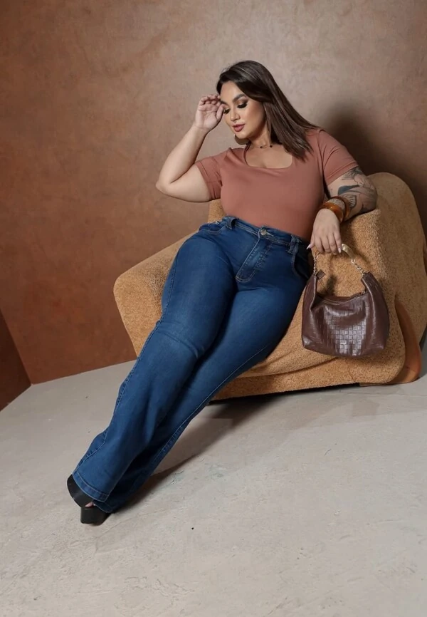 CALÇA JEANS FLARE COM ELASTANO LIB