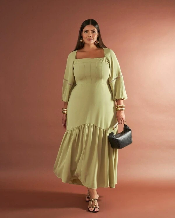 VESTIDO MIDI COM DECOTE QUADRADO QUEBELA