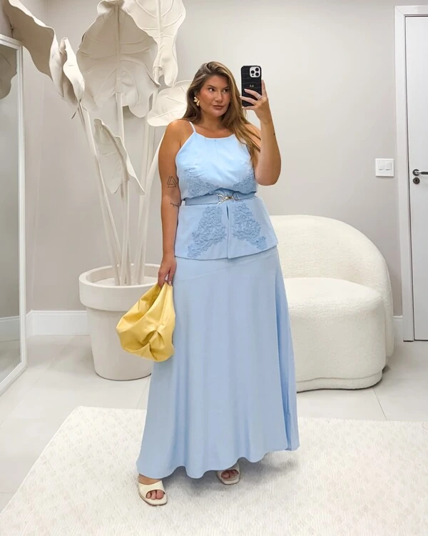 VESTIDO BORDADO CHICLE CURVES