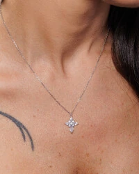 Colar Cruz Louise - Prata 925