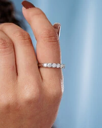 Anel Aparador Princess Moissanite - 5 mm - 0.8ct - 4 garras - Prata 925