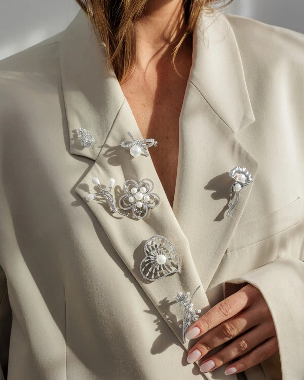 Broche Margarida Com Pérolas