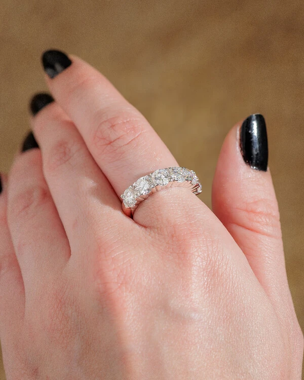 Anel Aparador Eternity - Moissanite 5 mm - 0.5ct - Prata 925