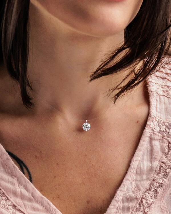 Colar Fio Invisível & Ponto de luz Emma - Moissanite - 9,5mm - 3.5ct - 4 Garras - Prata 925