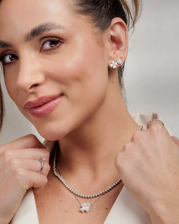 Look Unique - Trevo Moissanite