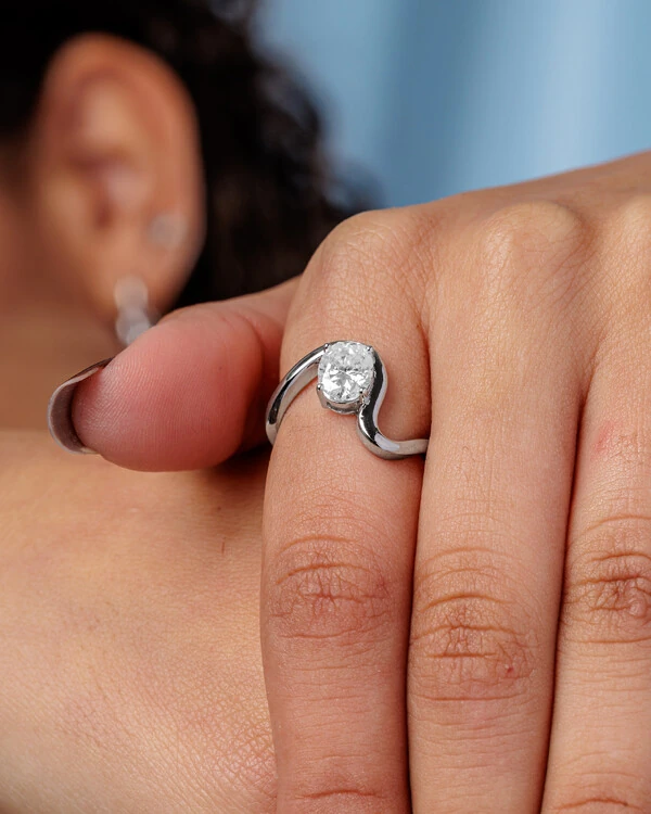 Anel Orgânico Moissanite Oval - 6,8 mm- 1.5ct - Prata 925