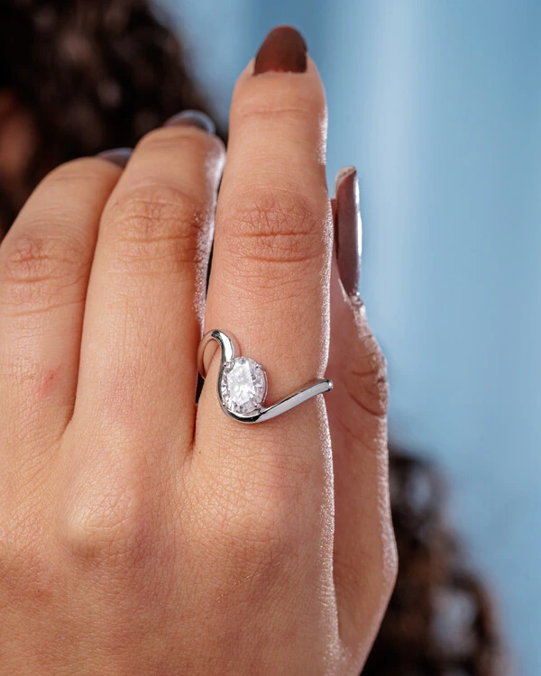 Anel Orgânico Moissanite Oval - 6,8 mm- 1.5ct - Prata 925