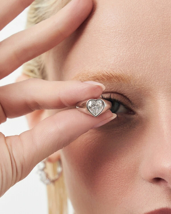 Anel Mindinho Coração Yas- Moissanite - 8 mm- 2.0ct - Prata 925