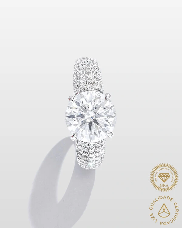 Anel Solitário Callie Moissanite - 10mm - 4.0ct - Prata 925