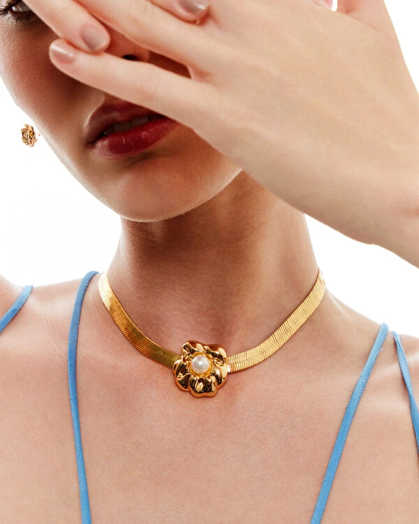 Colar Choker Camélia