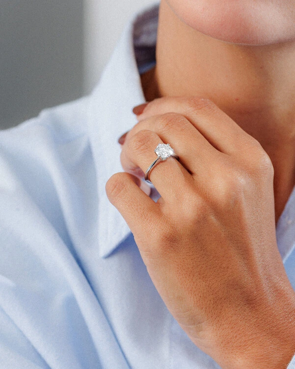 Anel Solitário Glitz - Moissanite 8 mm - 6 garras - 2ct - Prata 925