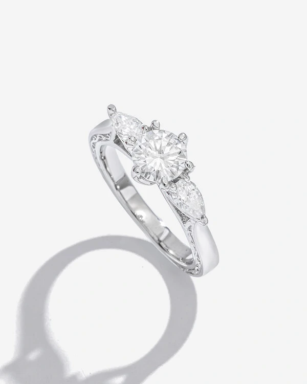 Anel Cindy Princess - Moissanite - 6 mm- 0.8ct - Prata 925