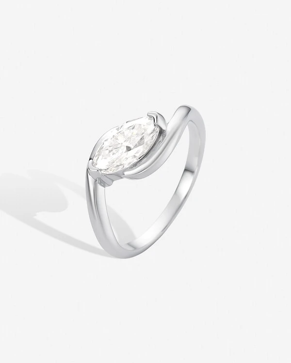 Anel Solitário Gota Larina- Moissanite - 5x10mm- 1.0ct - Prata 925