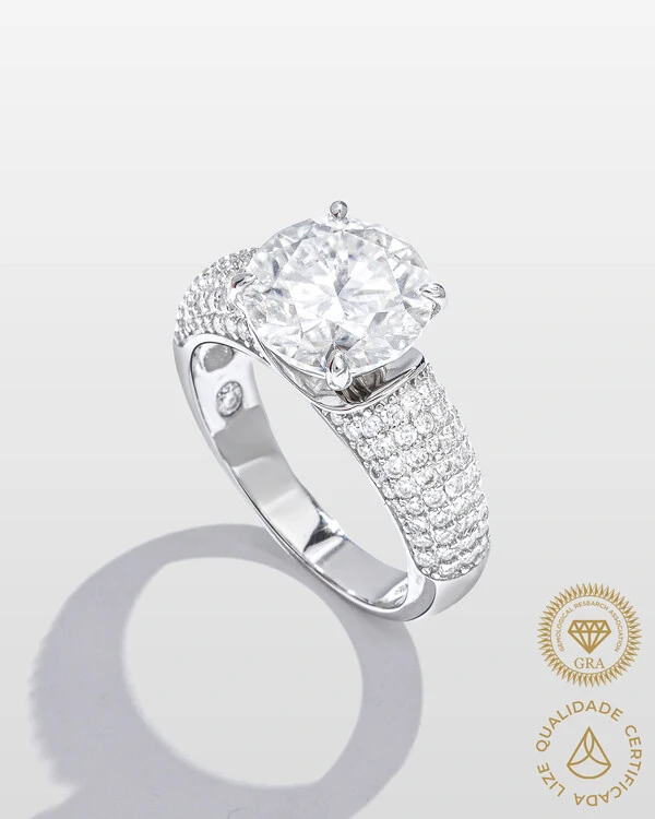 Anel Solitário Callie Moissanite - 10mm - 4.0ct - Prata 925