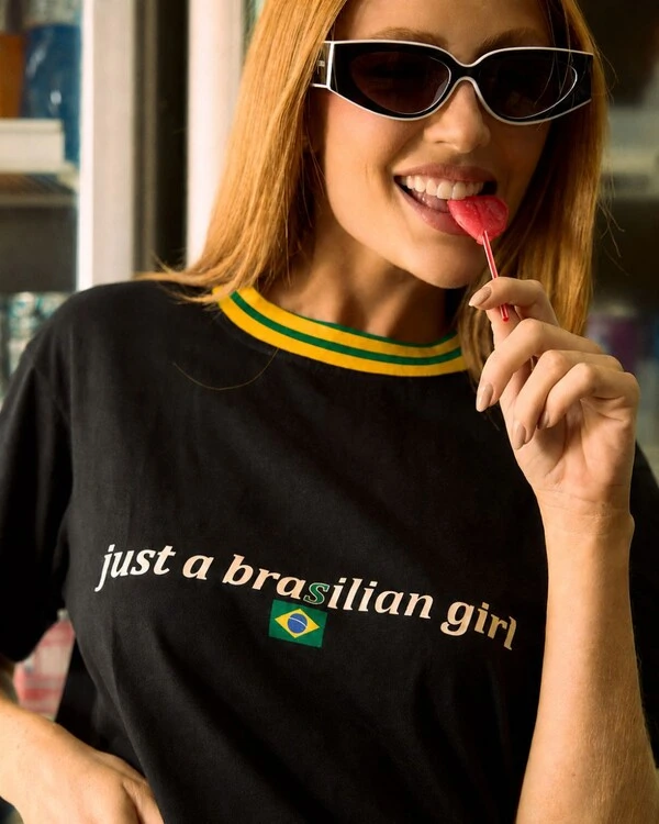 T-shirt Brasilian Girl