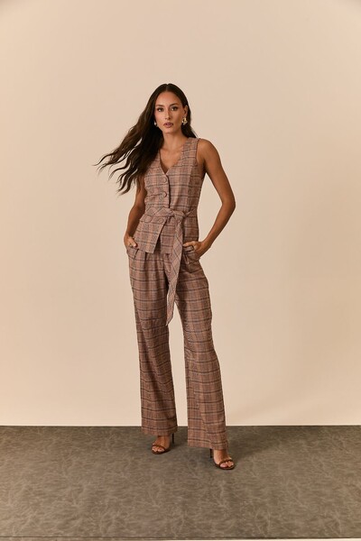 Foto Calça Botão Forrado