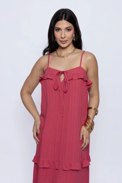 FotoVestido Amplo Detalhe Recorte Babados