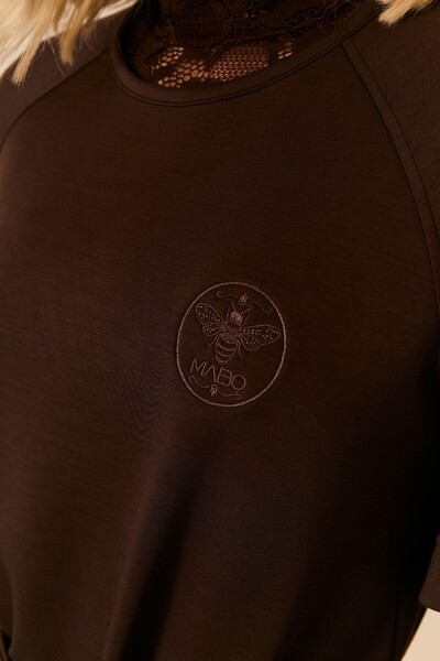 FotoBlusa Abelha Bordada