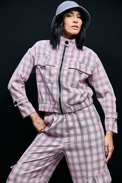 Foto Jaqueta Xadrez Com Aviamentos Contrastantes