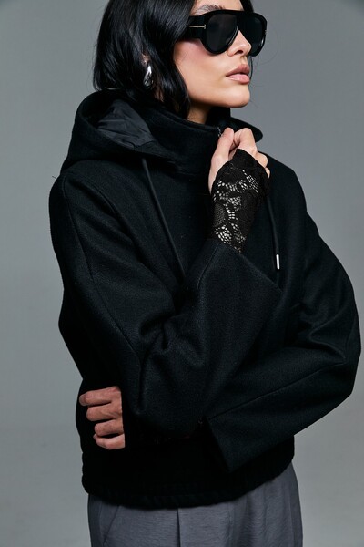 FotoJaqueta Em Lã Batida Com Capuz Removível E Zíper Frontal