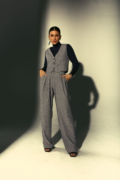 Foto Conjunto Calça Pantalona e Colete Listrado