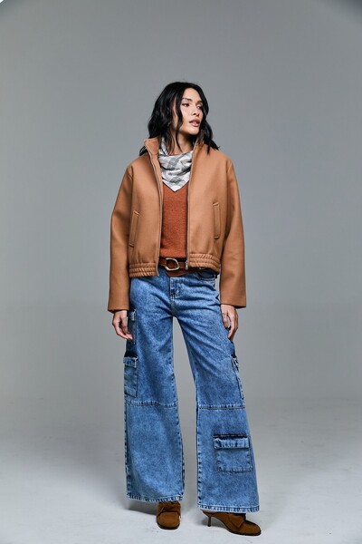 FotoJaqueta Em Lã Batida Com Capuz Removível E Zíper Frontal