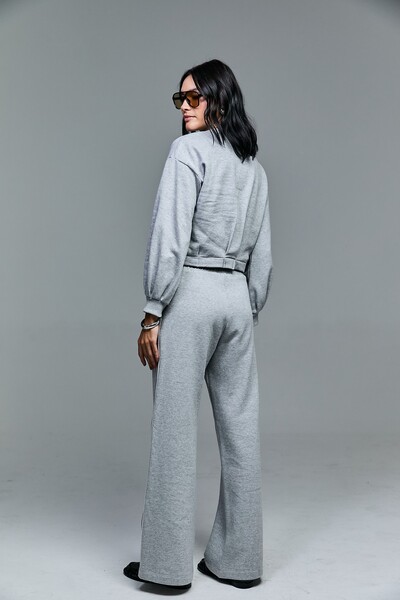 FotoCalça De Moletom Com Elástico E Detalhe Lateral