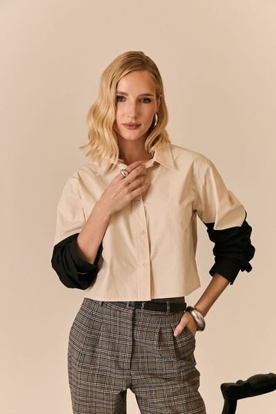 Foto Camisa Bicolor Com Recortes