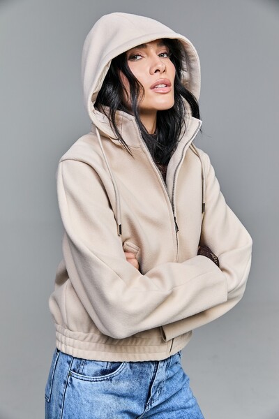 FotoJaqueta Em Lã Batida Com Capuz Removível E Zíper Frontal