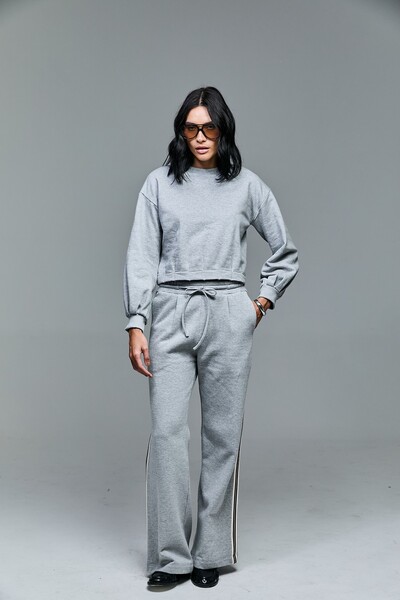 Foto Calça De Moletom Com Elástico E Detalhe Lateral